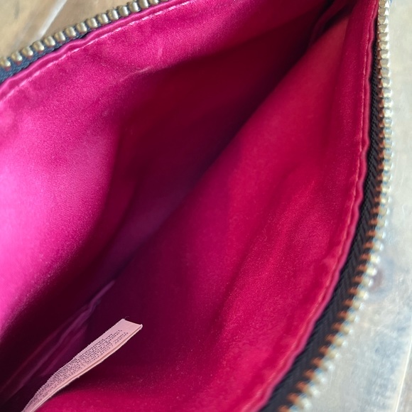 Juicy Couture wristlet - Picture 5 of 5